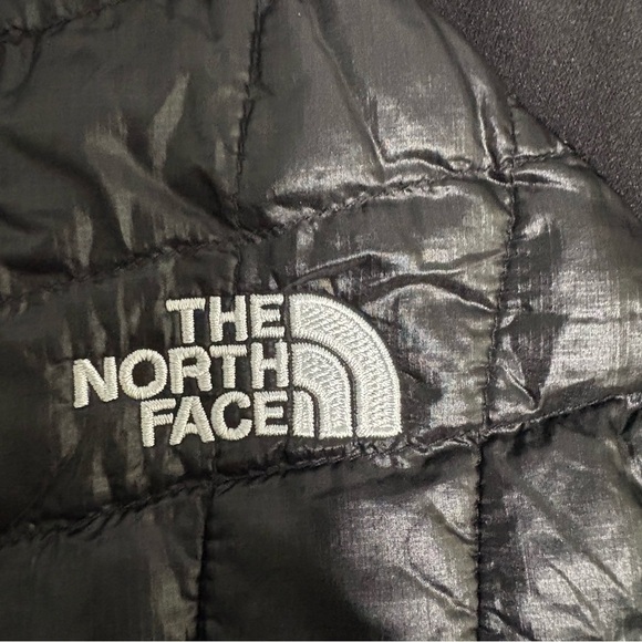 The North Face Black Women's jacket - Picture 3 of 5